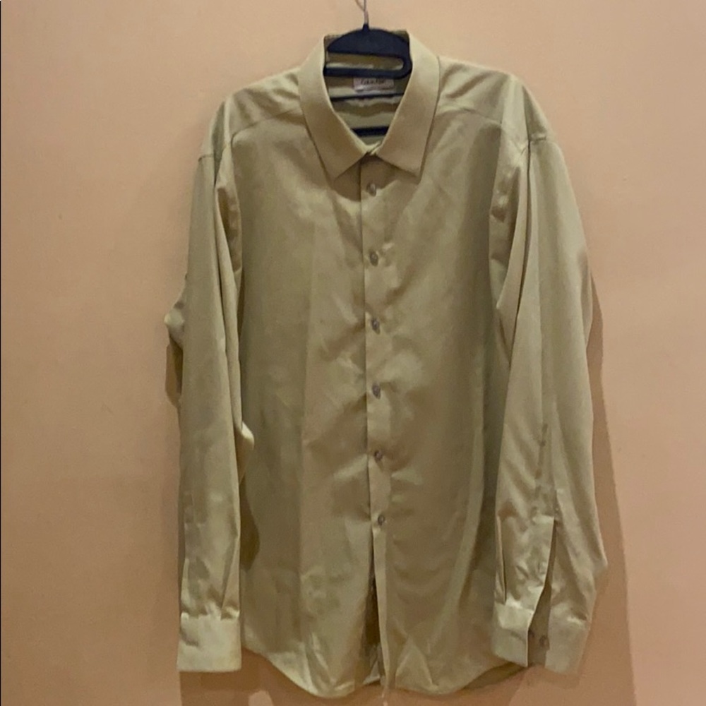 Green men’s button up